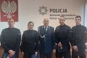 Nowo przyjęci policjanci z Komendy Powiatowej Policji w Świeciu