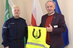 Na zdjęciu Burmistrz miasta i gminy Pruszcz wraz z panią Kierownik Posterunku w Pruszczu
